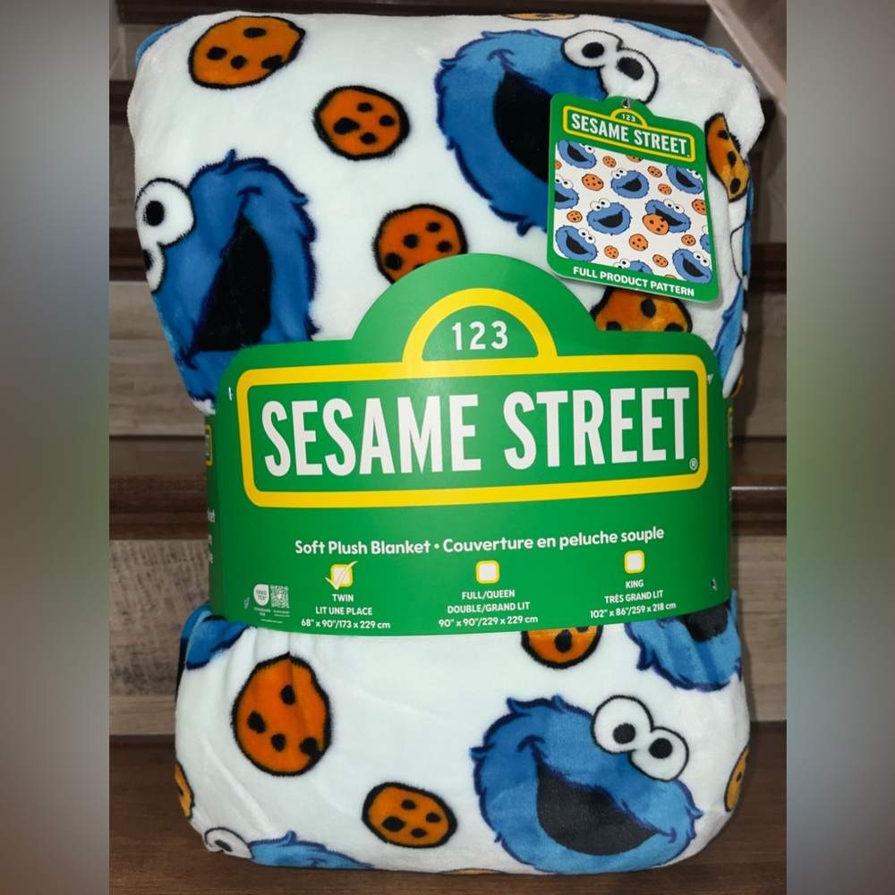 CUTE 🥰 SESAME STREET COOKIE MONSTER SOFT PLUSH BLANKET TWIN 68” X 90”